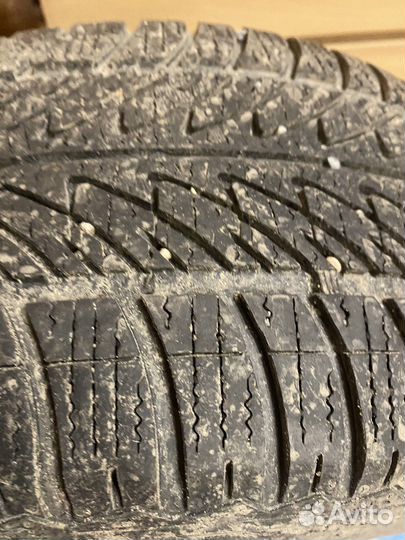 Goodyear UltraGrip 8 215/55 R16 97H