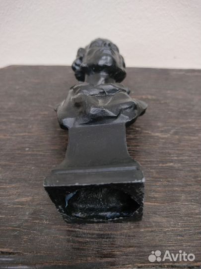 Бюст А. С. Пушкин