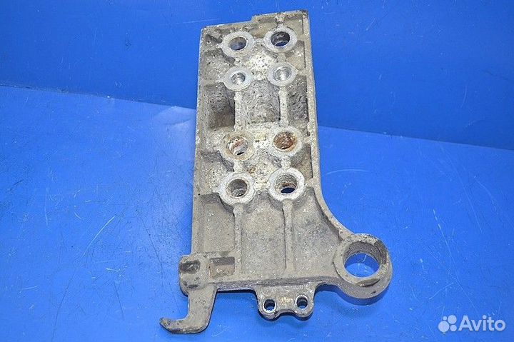 Кронштейн переднего бампера, правый DAF XF105 (01