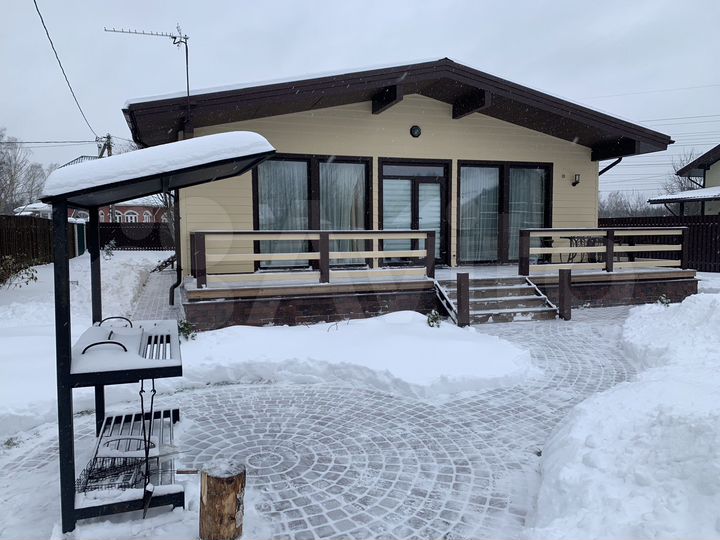 Коттедж 143 м² на участке 9 сот.