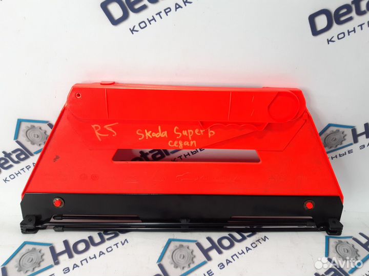 Знак аварийной остановки Skoda Superb