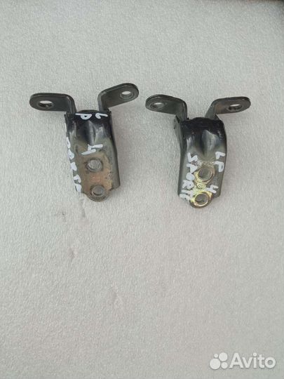 Kia Sportage 4 передние левые петли дверей