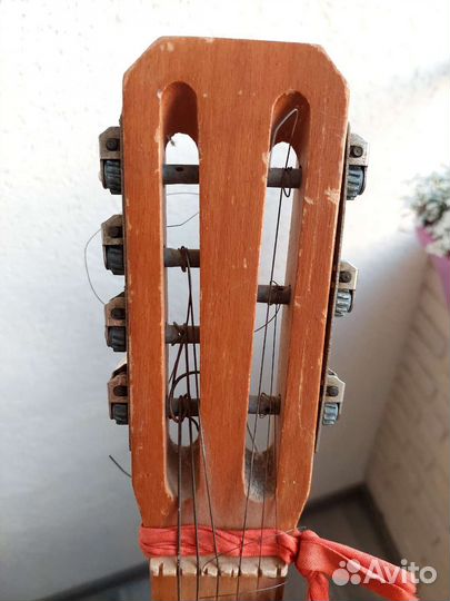 Акустическая гитара