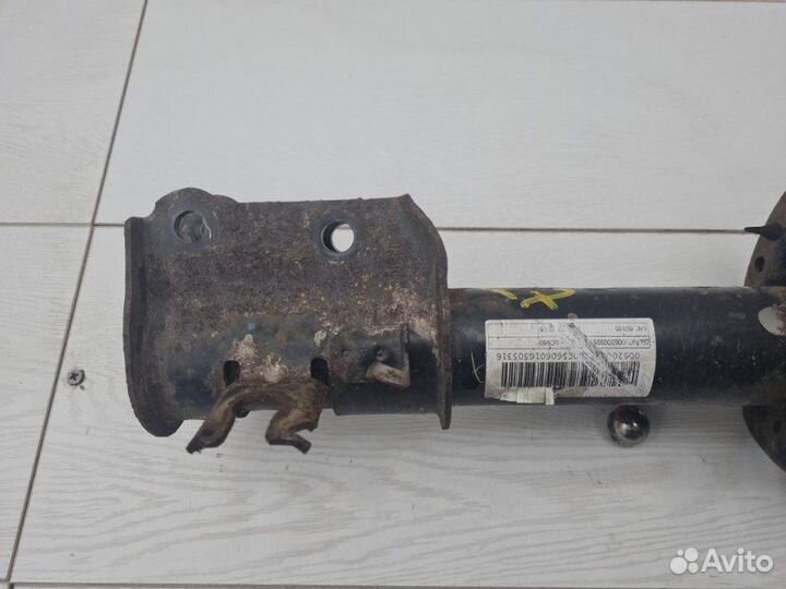 Амортизатор передний правый Jeep Renegade 1 EJK