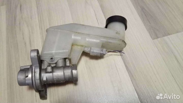 Главный тормозной цилиндр toyota