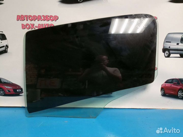 Стекло заднее левое Пежо 308