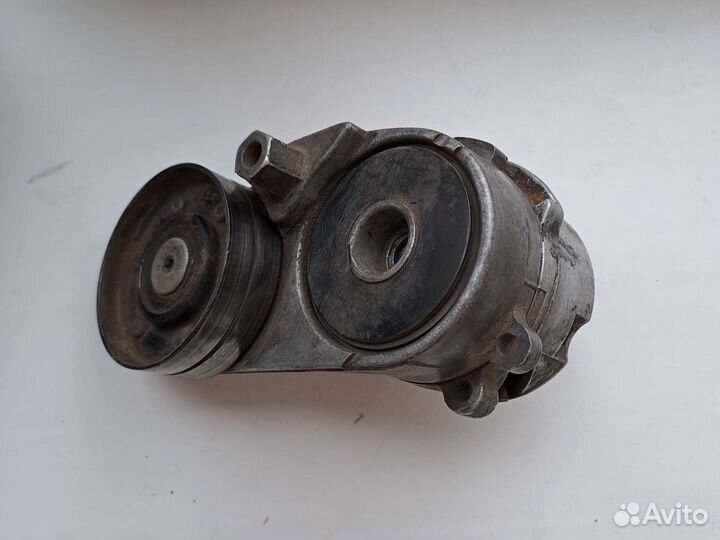 Натяжитель обводного ремня VAG V6 078903133AB