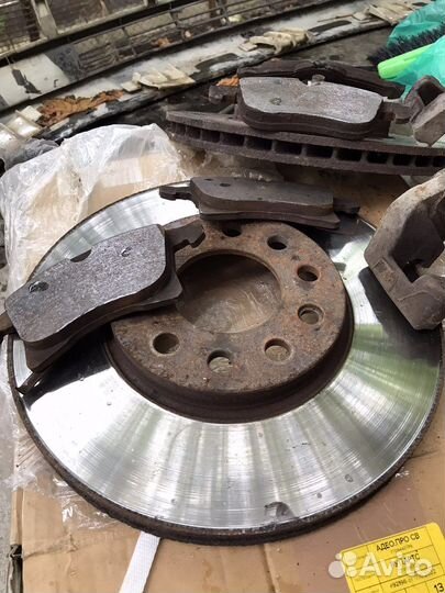 Комплект на передние тормоза опель астра GTC H