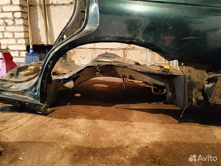 Крыло левое заднее subaru legacy bg5 bg7 bg9