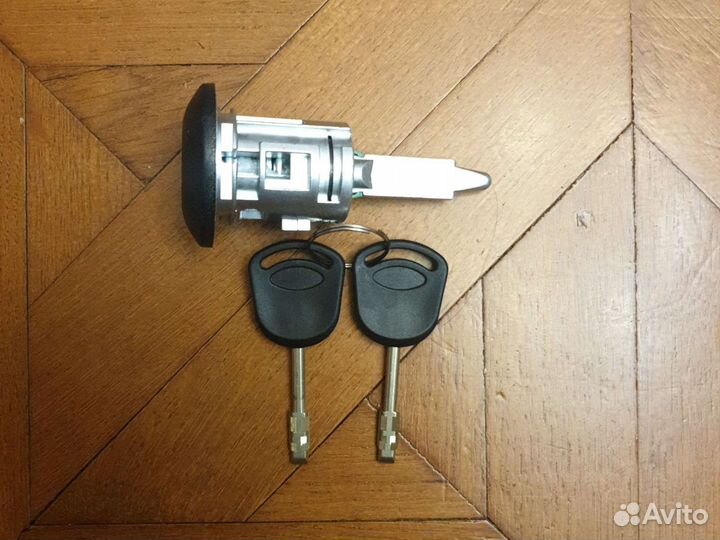 Ford Transit личинка водительской двери