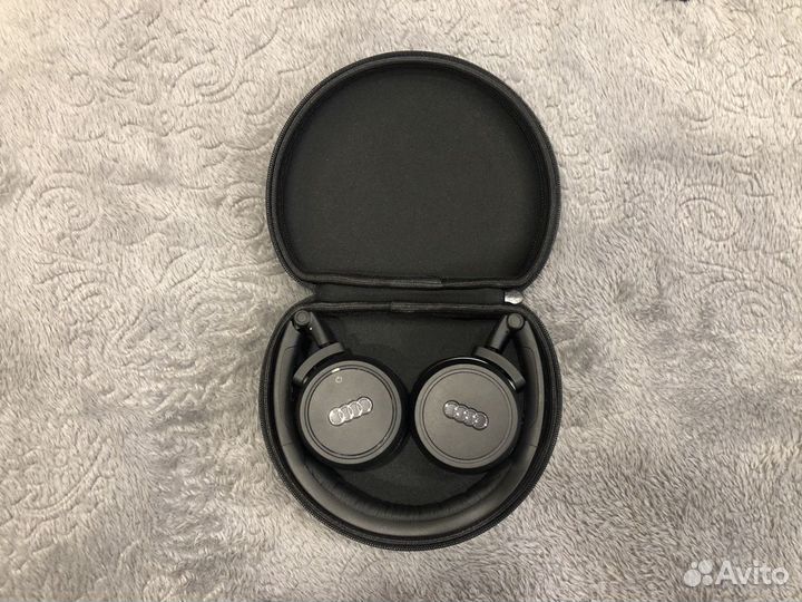 Наушники Audi