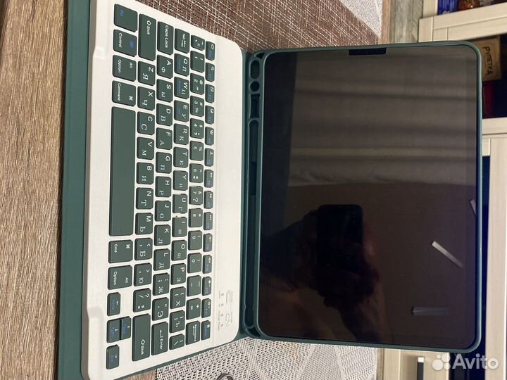 Планшет Apple iPad Air (2022)