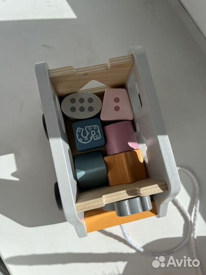 Машинка деревянная сортер на ниточке viga toys