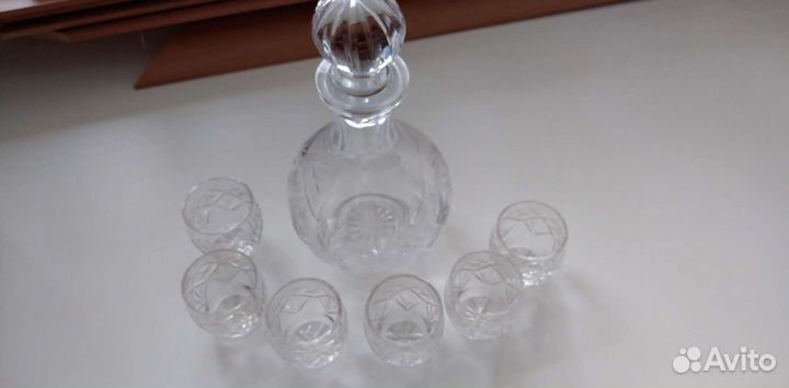 Графин хрустальный и 6 стопок