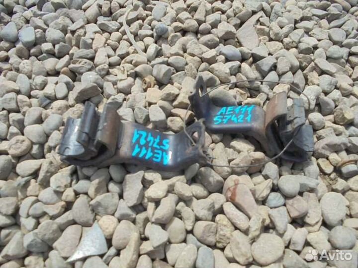 Крепление радиатора Toyota Corolla Spacio AE111