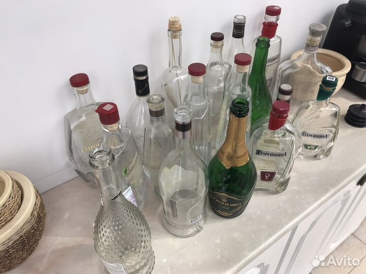 Бутылки стеклянные от коньяка и шампанского