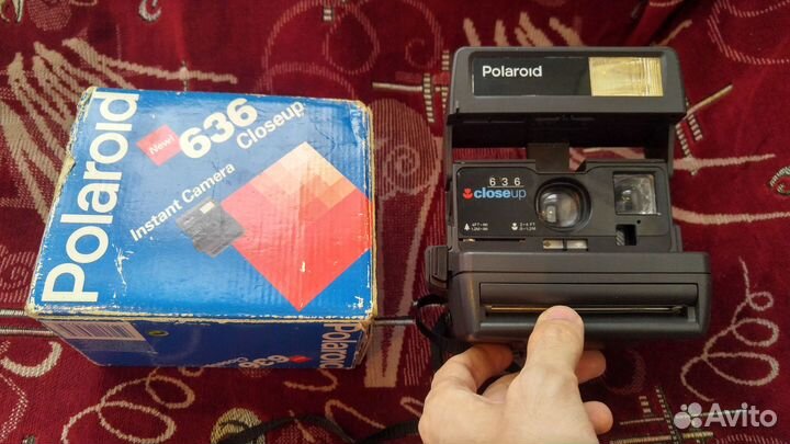 Polaroid 636 CloseUp Instant Camera