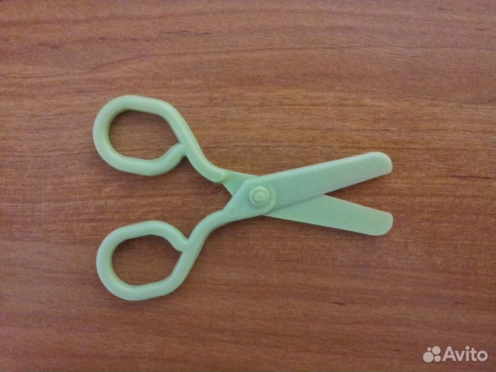 Пластмассовые детские ножницы (СССР)