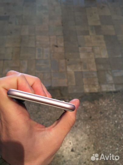 iPhone 6S, 32 ГБ