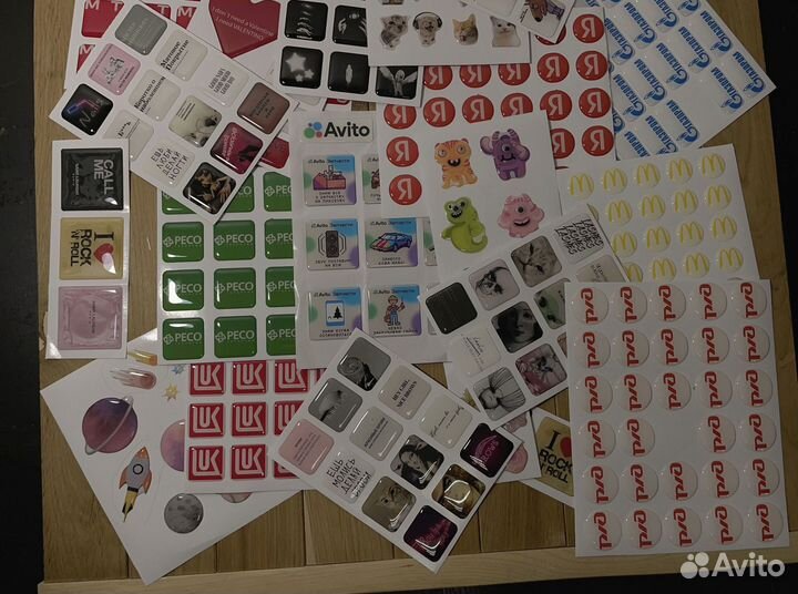 Парные наклейки