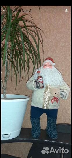 Санта Клаус под елку