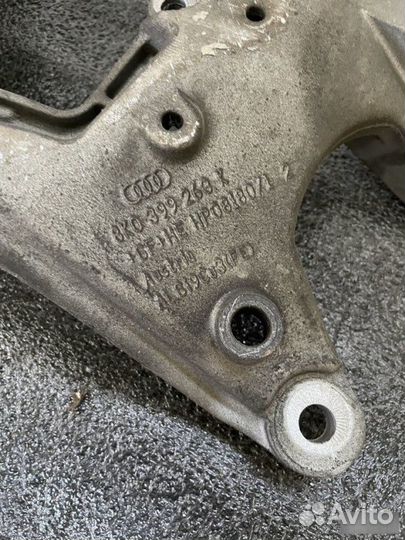 Кронштейн опоры АКПП Audi A4 B8 2.0 tfsi