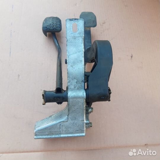 Педальный узел бмв е36 мех. кпп