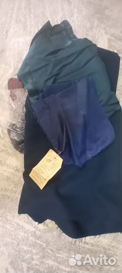 Отрез шерстяной ткани