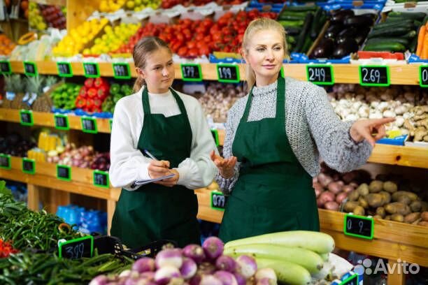 Продавец за прилавок