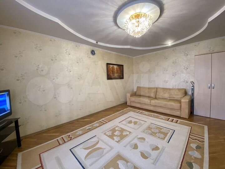 3-к. квартира, 90 м², 6/7 эт.