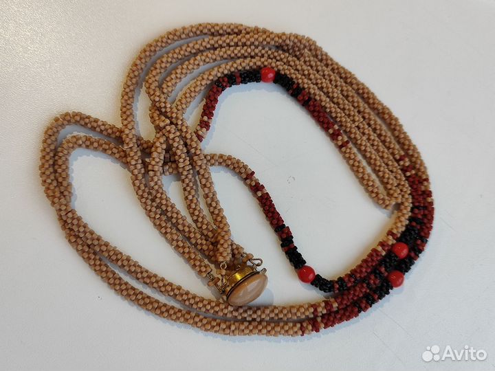 Бусы, колье советских времен