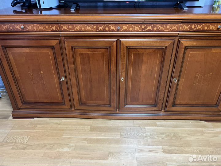 Комплект мебели из массива