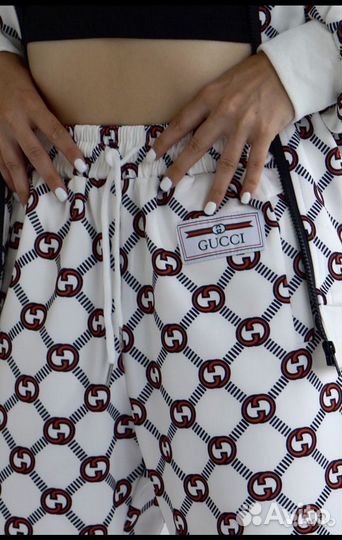 Женский костюм спортивный