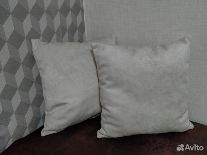 Подушки для дивана новые