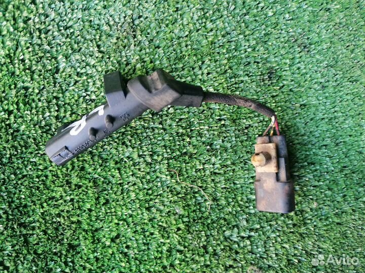 Датчик коленвала на LR Discovery III 04-09 2.7TD