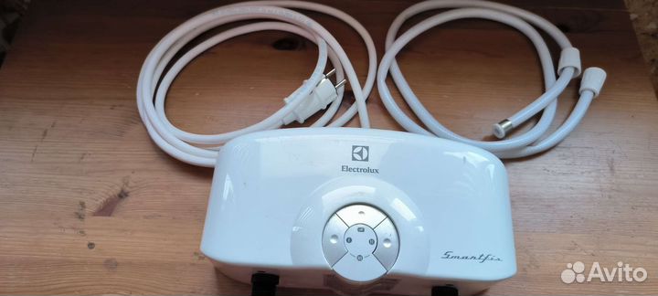 Электрический водонагреватель Electrolux