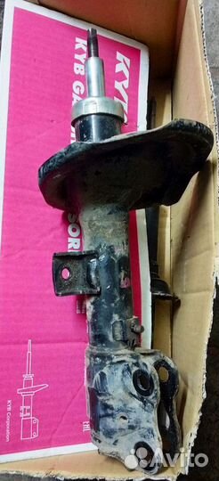 Амортизатор KYB передний правый Lancer X