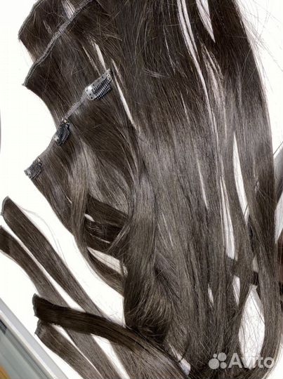 Волосы на заколках