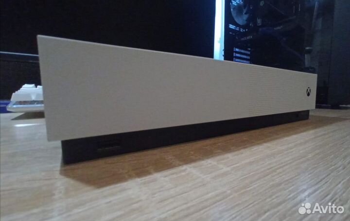 Игровая консоль xbox one s