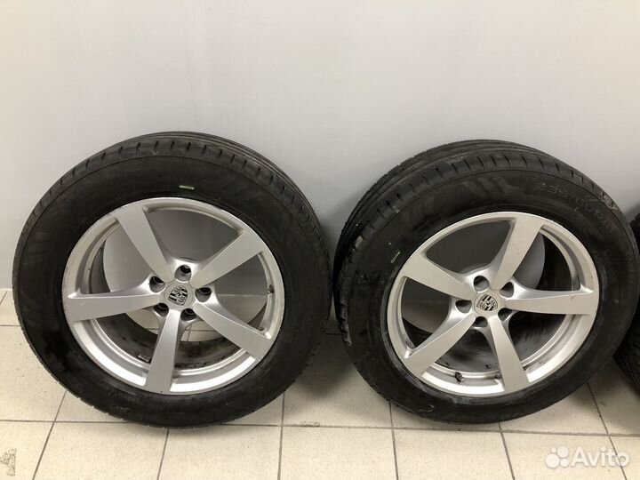 Разноширокие колеса R18 Porsche Macan