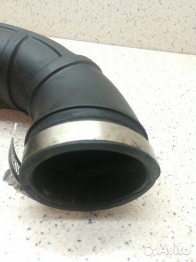 Патрубок воздушного фильтра Toyota Hilux KZN130