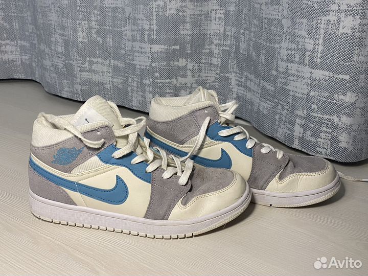 Nike Air Jordan 1 Mid