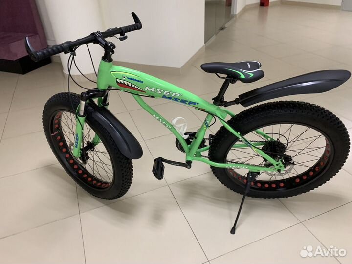 Новый велосипед на широких колесах