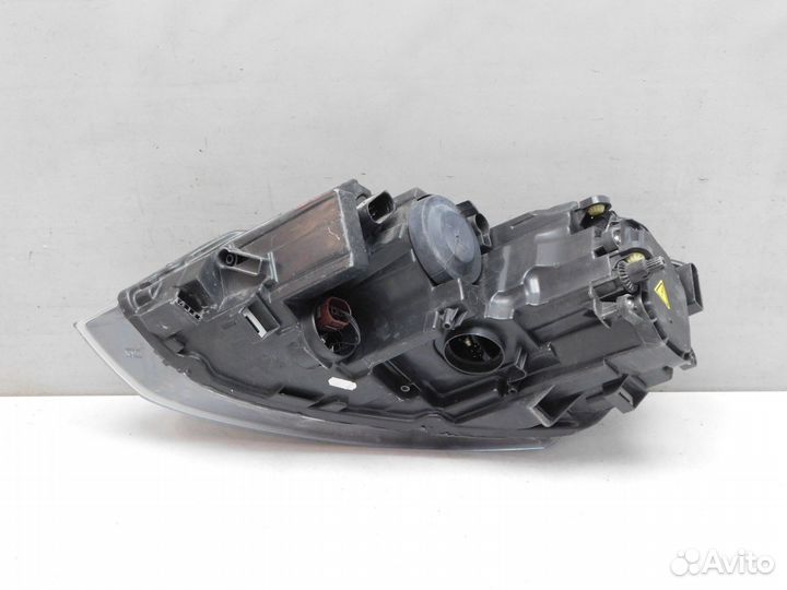 Фара правая Volkswagen Polo