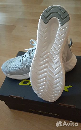 Кроссовки Демикс новые 37