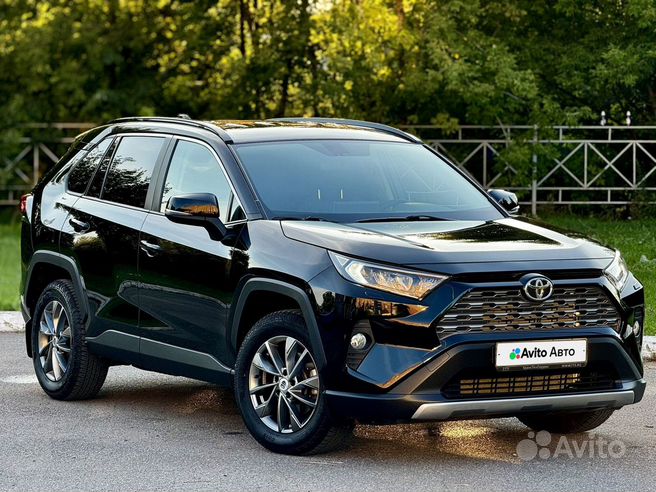 Автомобили Toyota RAV4 в Казахстане