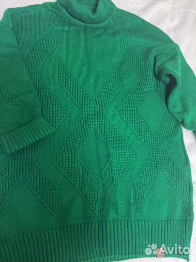 Свитер вязаный