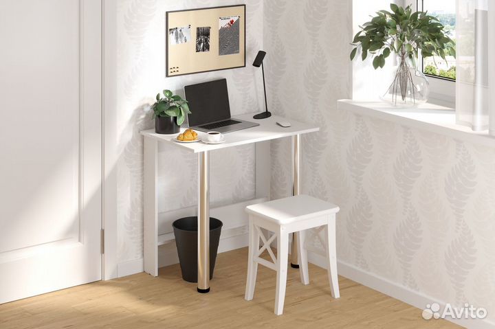 Компактный компьютерный стол белый