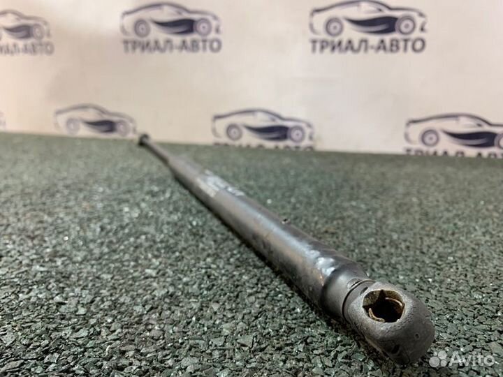 Амортизатор крышки багажника KIA sorento XM