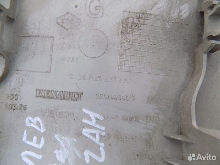 Обшивка багажника Megane II 2002-2009